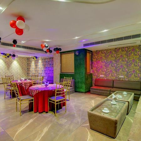 Townhouse Oak Hotel Dev Palace Delhi  Exterior foto